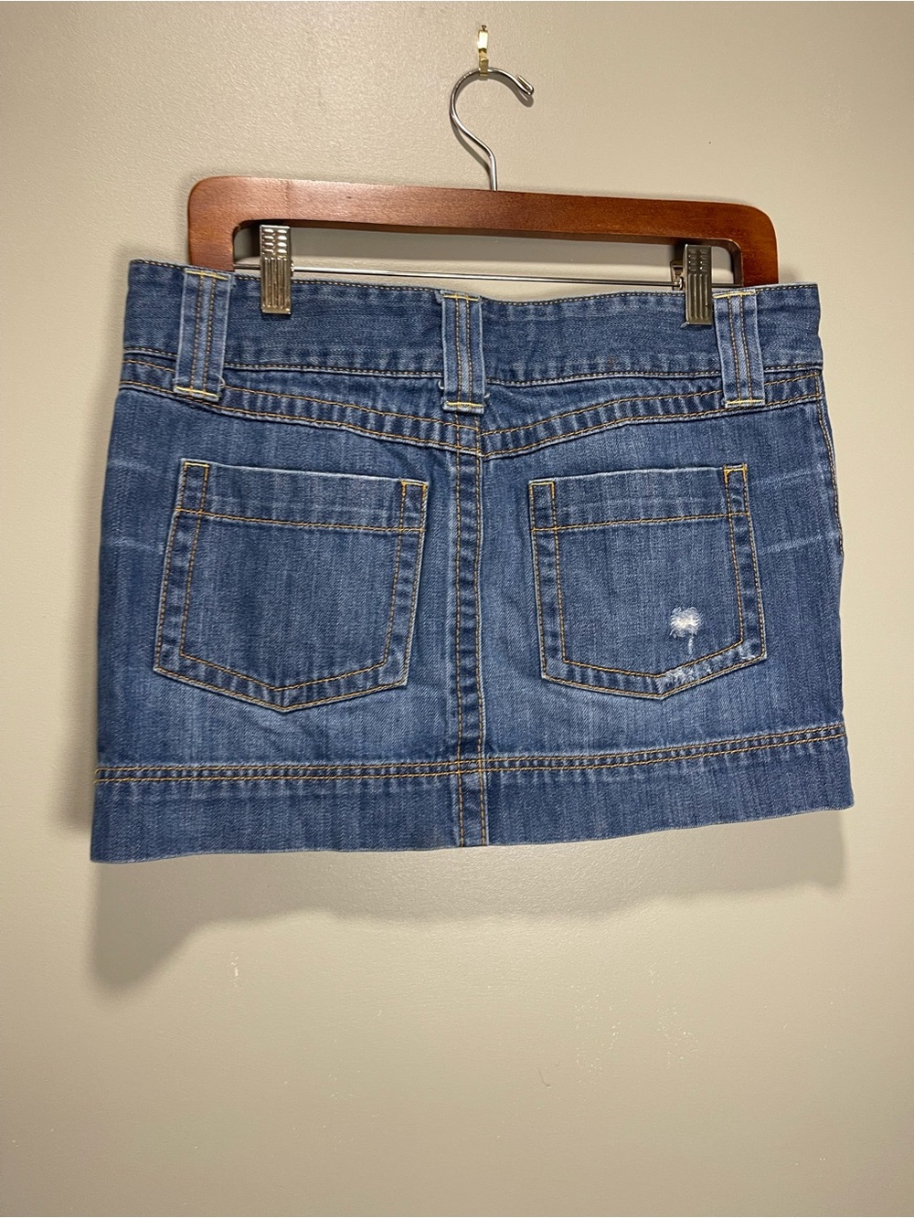Y2K Old Navy Blue Denim Mini Skirt with Front Pockets size 6 - Picture 3 of 5